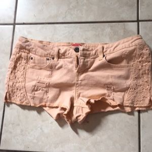 Size 11 peach floral bongo shorts